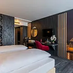 Hotel Plaza Premium Parkhotel