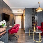 Hotel Plaza Premium Parkhotel 4*