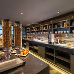 Hotel Plaza Premium Parkhotel 4*