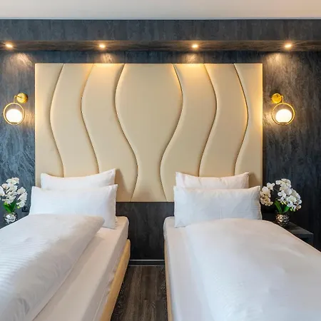 Plaza Premium Parkhotel Hotel 4*