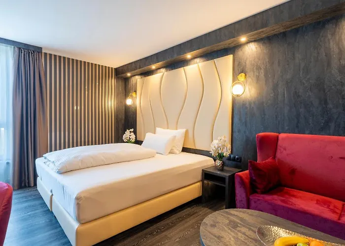 Plaza Premium Parkhotel 4*