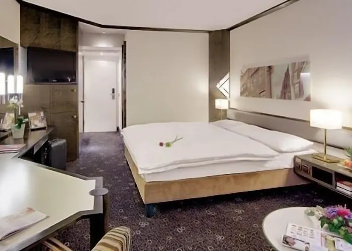 Plaza Premium Parkhotel Hotel 4*