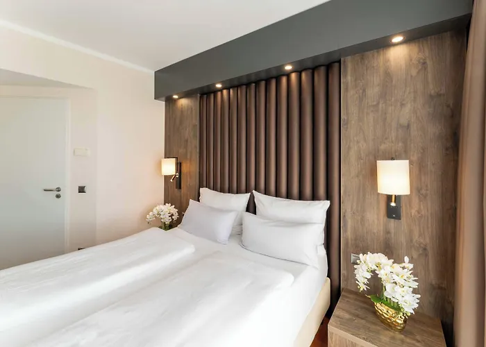 Hotel Plaza Premium Parkhotel