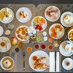 מלון Plaza Premium Parkhotel נוי-אולם