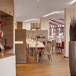 Plaza Premium Parkhotel מלון