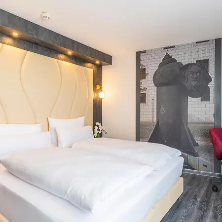 Hotel Plaza Premium Parkhotel 4*