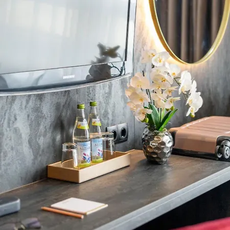 Hotel Plaza Premium Parkhotel 4*
