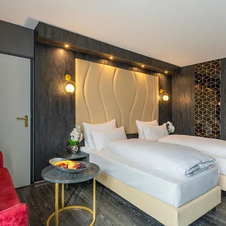 Hotel Plaza Premium Parkhotel