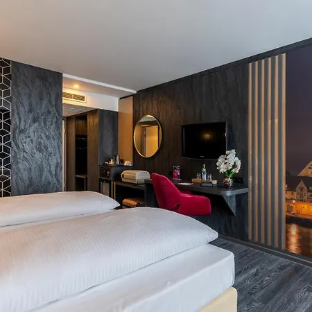 Hotel Plaza Premium Parkhotel