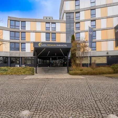Plaza Premium Parkhotel 4*