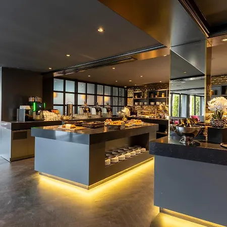Plaza Premium Parkhotel 4*