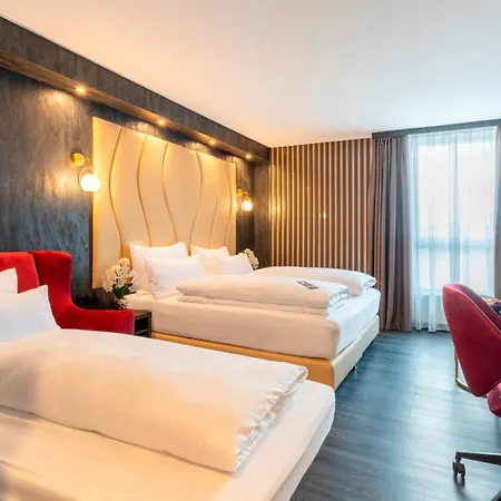 Plaza Premium Parkhotel Hotel 4*
