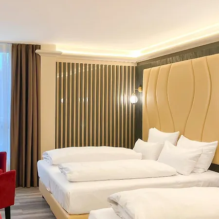 Plaza Premium Parkhotel 4*