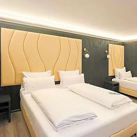 فندق Plaza Premium Parkhotel 4*