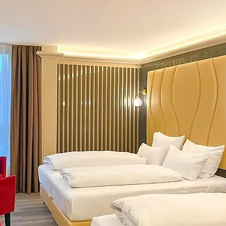 Plaza Premium Parkhotel فندق