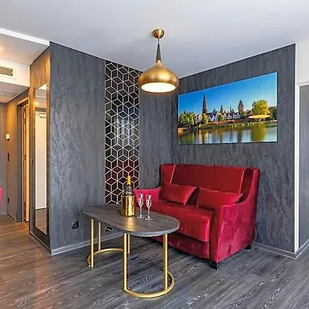 Plaza Premium Parkhotel فندق 4*