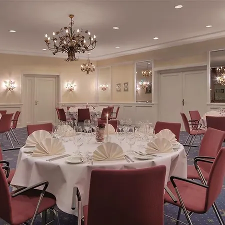 Plaza Premium Parkhotel Szálloda 4*