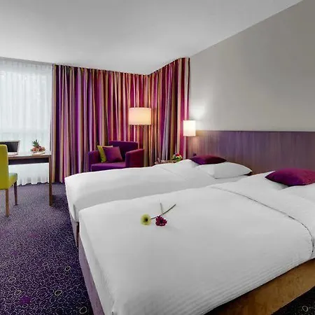Hotel Plaza Premium Parkhotel 4*