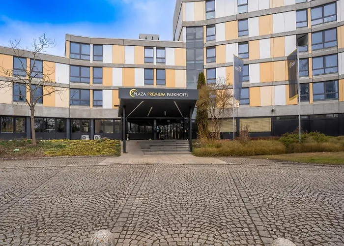 Plaza Premium Parkhotel 4*