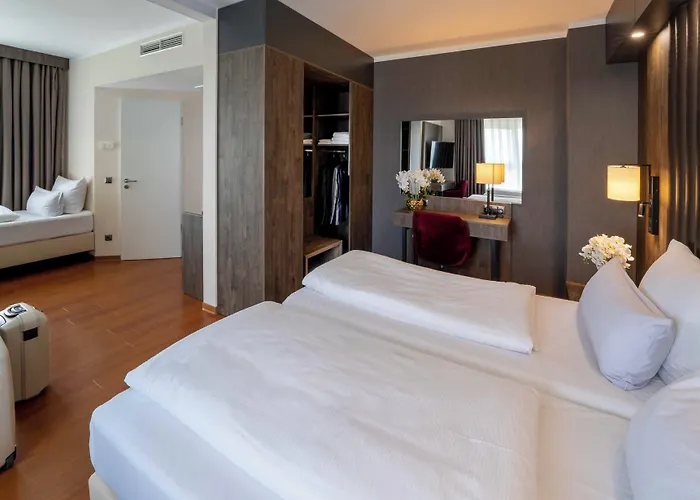 فندق Plaza Premium Parkhotel 4*