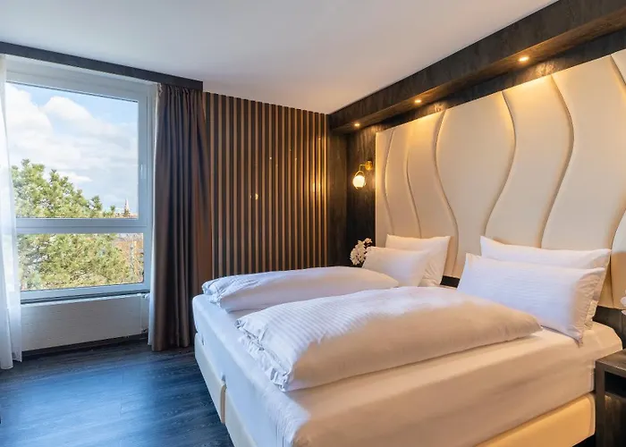 Plaza Premium Parkhotel فندق