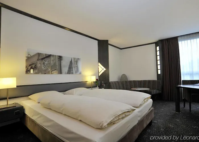 Plaza Premium Parkhotel فندق 4*